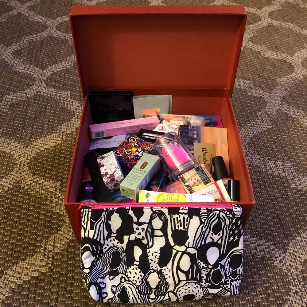 MYSTERY MAKEUP BAG💄🎀💋